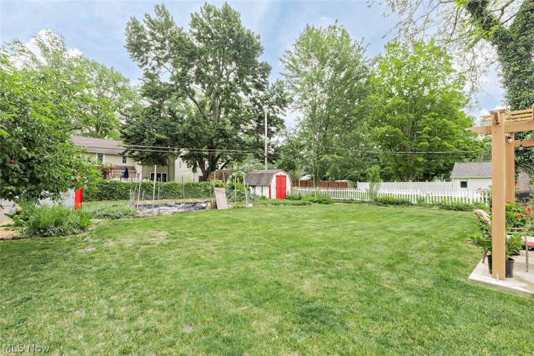 8279 Westmoor Road, Mentor, OH - Photo 6