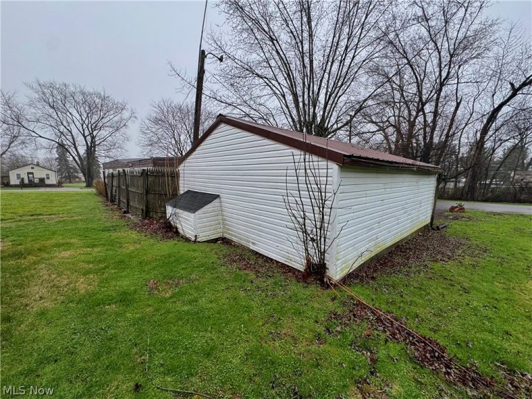 726 Boyd Street, Masury, OH - Photo 6