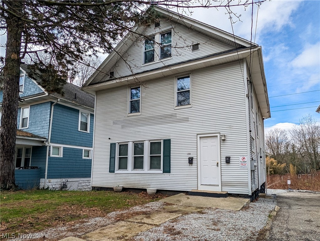 1268 Pondview Avenue #B, Akron, OH