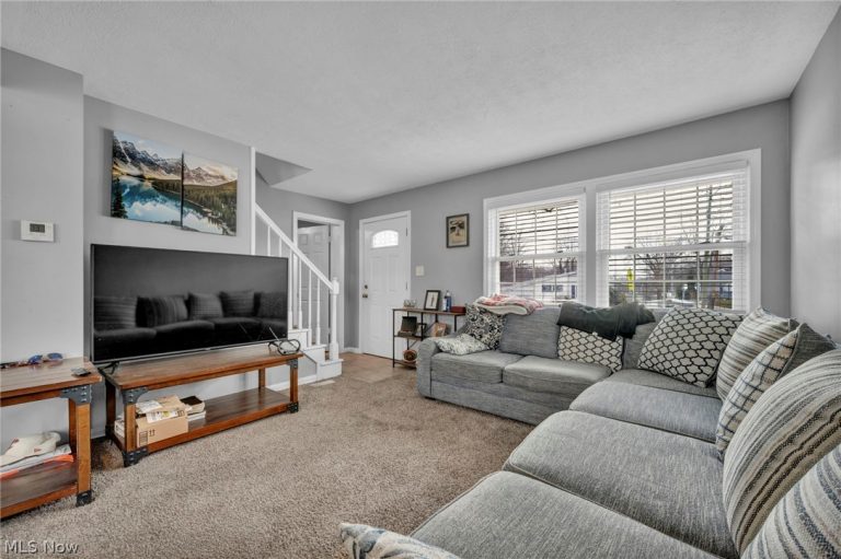 394 Hawkins Avenue, Akron, OH - Photo 8