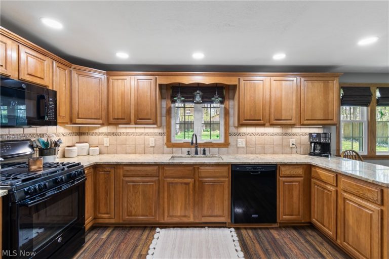 1732 Sherwood Avenue, Massillon, OH - Photo 6