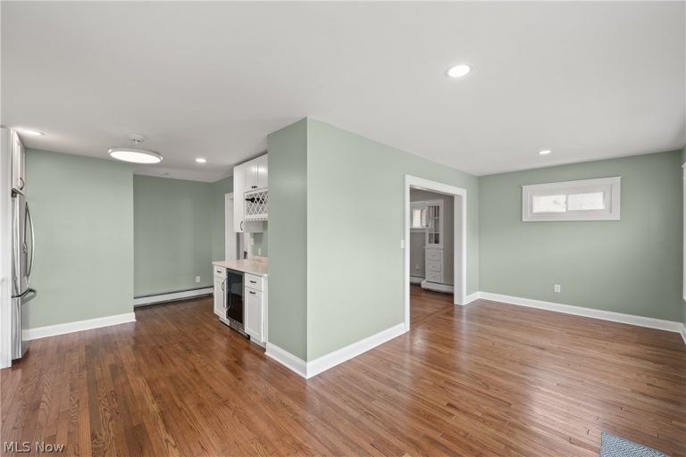 2126 Elbur Avenue, Lakewood, OH - Photo 3