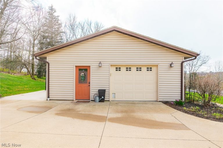 241 Monroe Street, Fredericksburg, OH - Photo 3