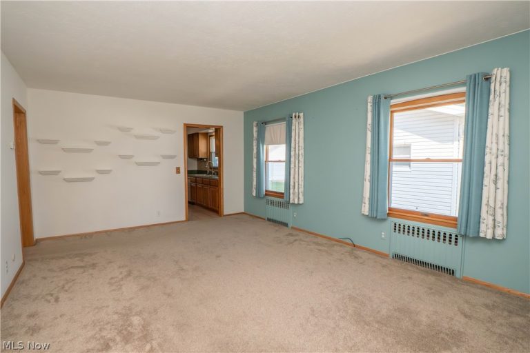 5372 Porter Road, North Olmsted, OH - Photo 4