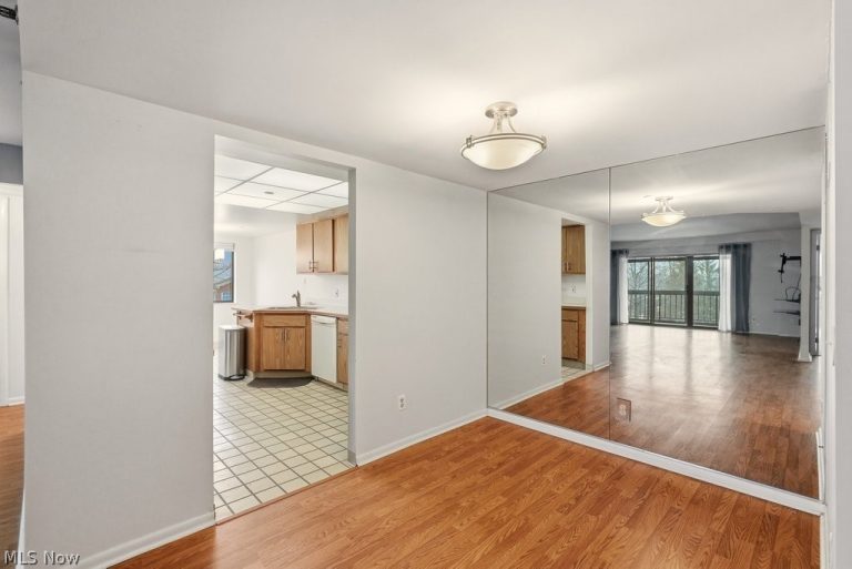 160 Fox Hollow Drive #406, Mayfield Heights, OH - Photo 6
