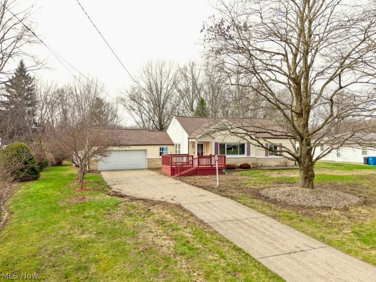 2006 Bridger Road, Akron, OH, 44312