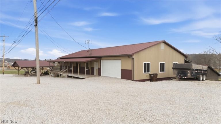 1515 Washington Blvd, Belpre, OH - Photo 2