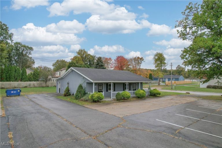 3619 Liberty Avenue, Vermilion, OH - Photo 3