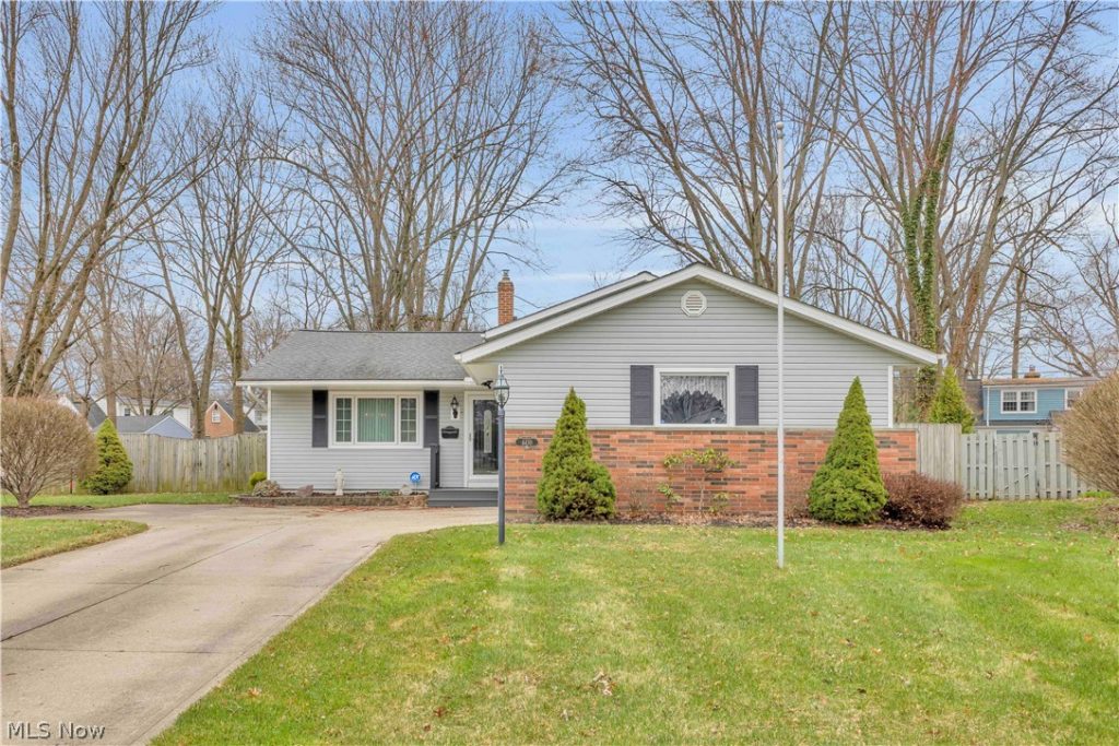 4430 Bentley Drive, North Olmsted, OH
