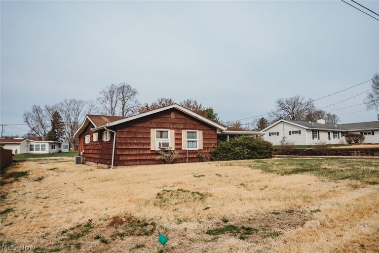 203 Clark Drive, Marietta, OH - Photo 2