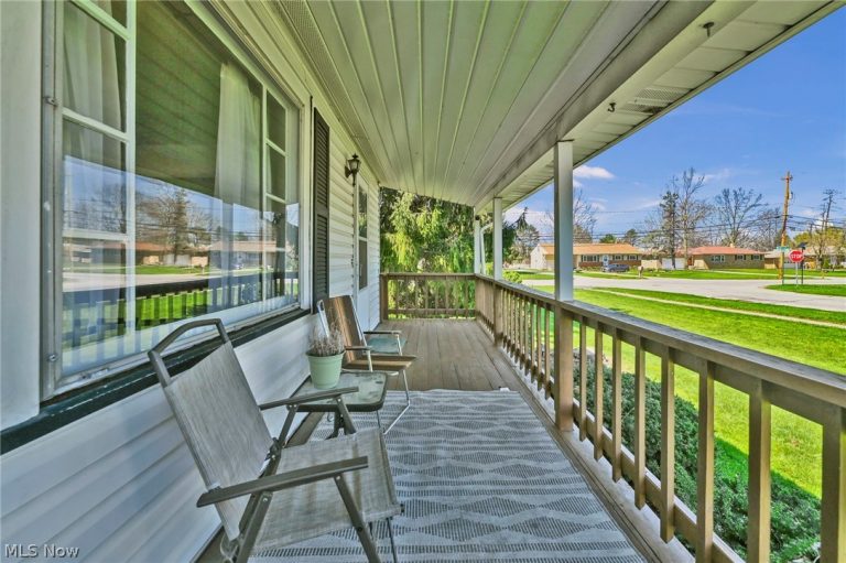 8581 Webster Road, Strongsville, OH - Photo 4