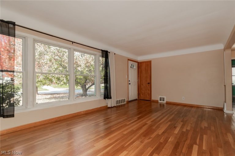 1111 Miner Road, Mayfield Heights, OH - Photo 2