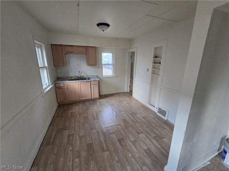 3674 52nd Street, Cleveland, OH - Photo 4