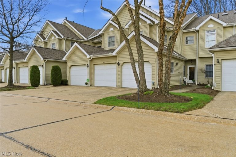 469 Eagle Trace, Mayfield Heights, OH, 44124