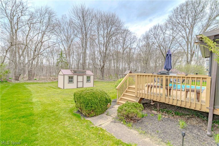 2989 Fair Oaks Drive, Norton, OH - Photo 2