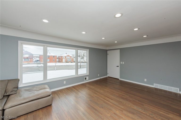 2539 Warrensville Center Road #Down, University Heights, OH - Photo 5