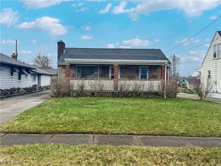 165 Piccadilly Street, Campbell, OH - Photo 2