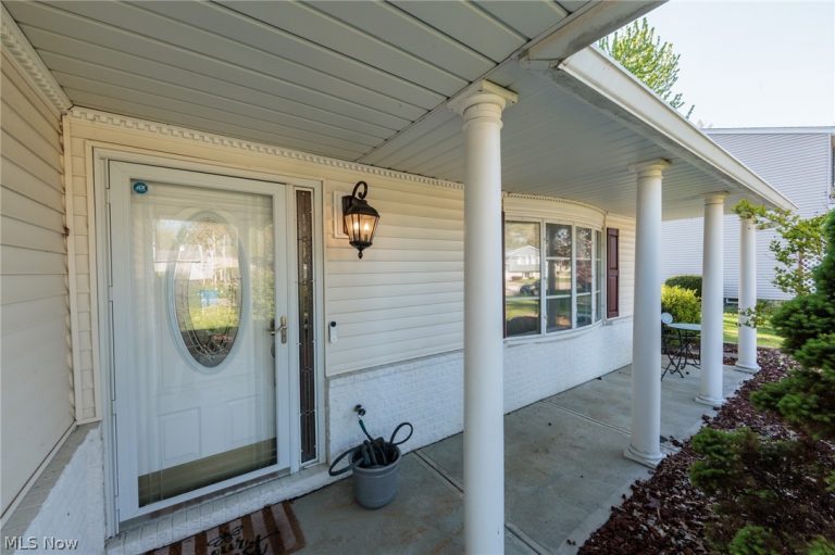 4817 Edgewood Drive, Lorain, OH - Photo 4