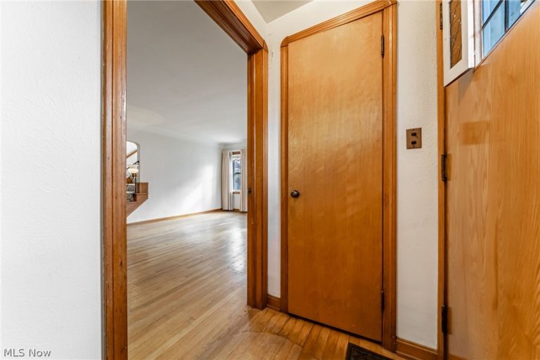 19605 Kewanee Avenue, Cleveland, OH - Photo 4