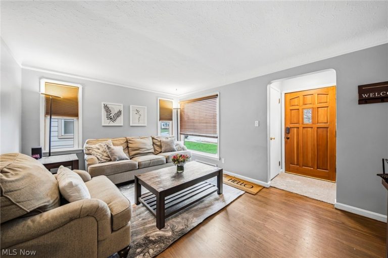 6406 Pelham Drive, Parma, OH - Photo 6