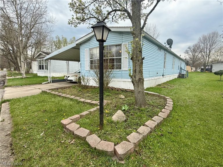 607 Sugar Pines Drive, Warren, OH - Photo 3