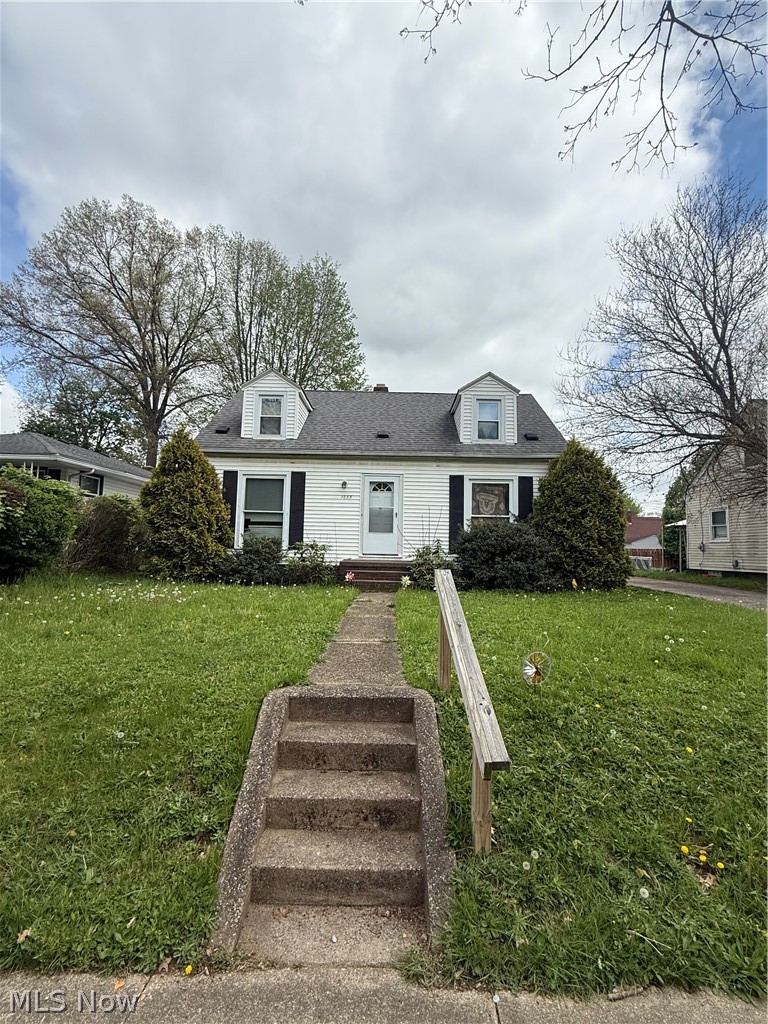 1055 Frederick Boulevard, Akron, OH - Photo 2