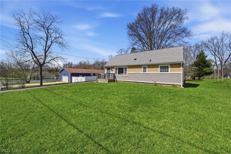 1517 Gottschall Road, Stow, OH - Photo 2