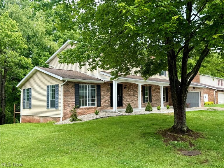 106 Wedgewood Drive, Parkersburg, WV - Photo 2