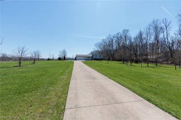7310 Wolff Road, Medina, OH - Photo 2