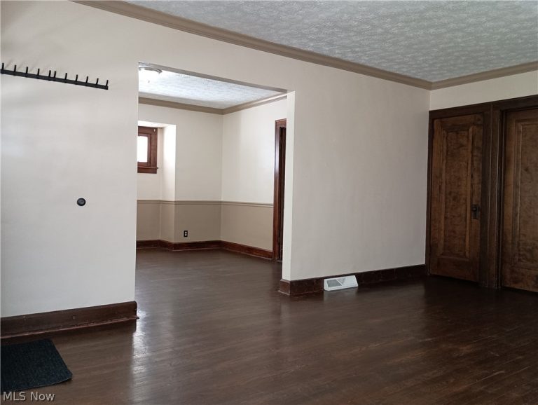 212 Curry Place, Youngstown, OH - Photo 6