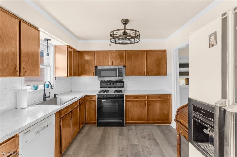 3807 Cumberland Drive, Youngstown, OH - Photo 4