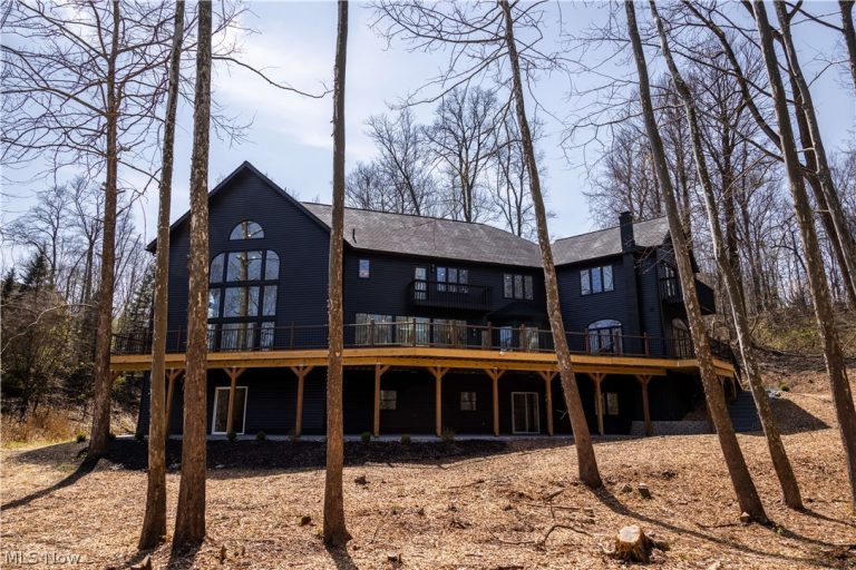 6100 Loch Lomond Court, Solon, OH - Photo 3