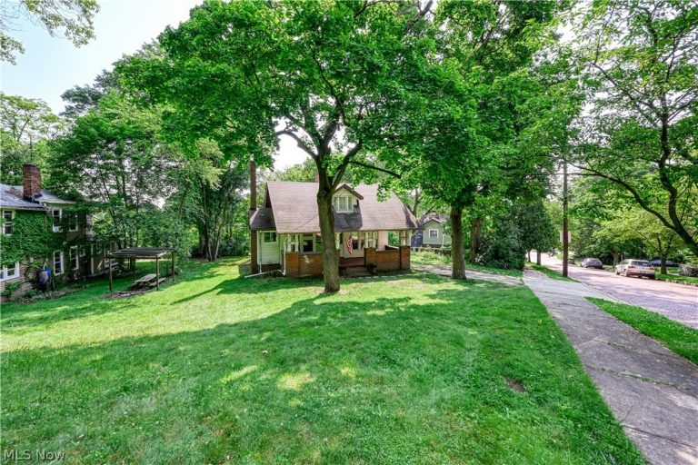 557 Weber Avenue, Akron, OH - Photo 3