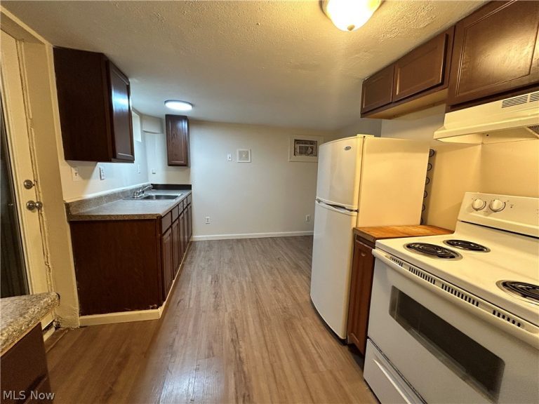 106 Columbus Way #1, Weirton, WV - Photo 3