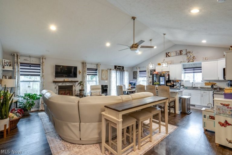 2904 Pepper Hill Circle, Akron, OH - Photo 5