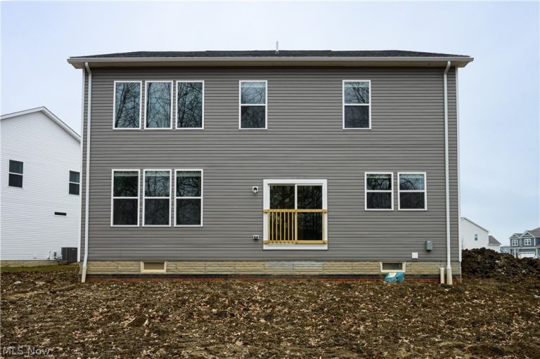 648 Bar Harbor, Avon Lake, OH - Photo 2