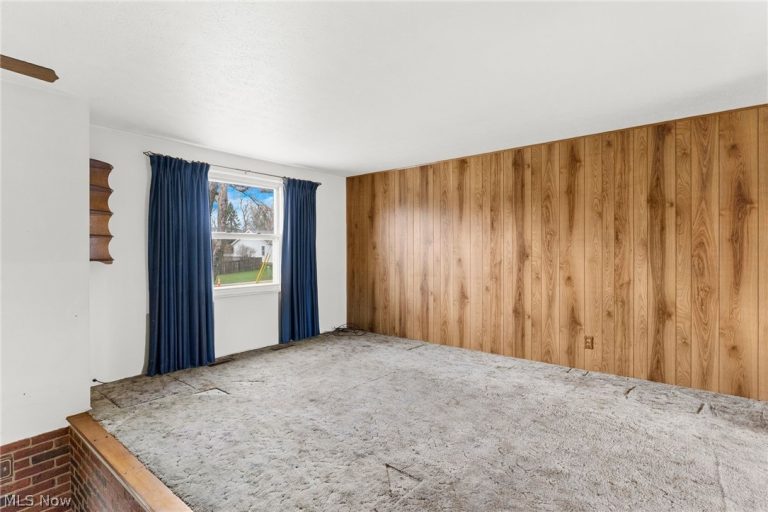 1077 Diamond Street, Ravenna, OH - Photo 2