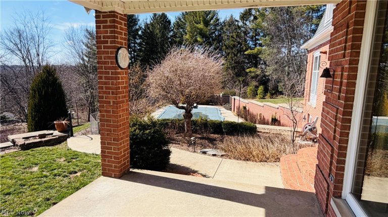 2950 Ash Meadows Boulevard, Zanesville, OH - Photo 8