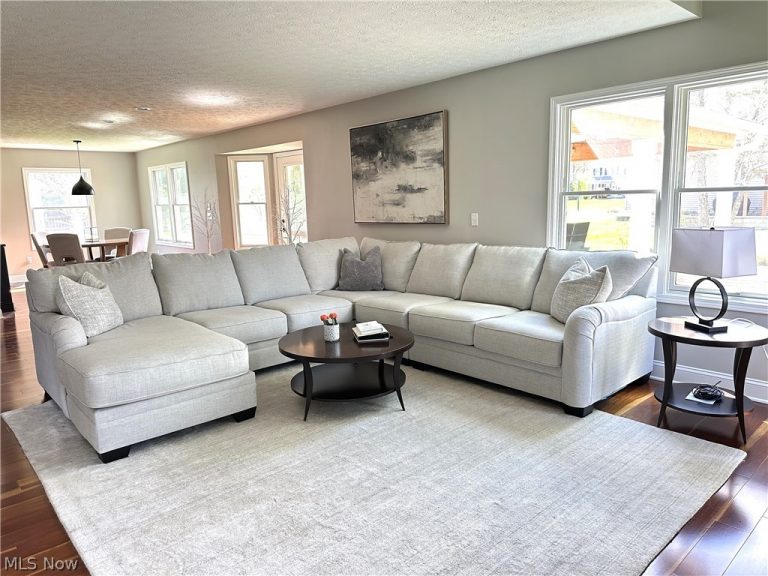 723 Sawmill Drive, Avon Lake, OH - Photo 4