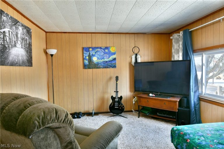 3682 Ridge Road, Cortland, OH - Photo 6
