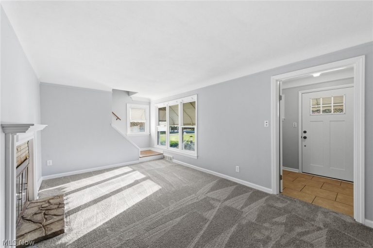 2809 Stark Drive, Willoughby Hills, OH - Photo 2