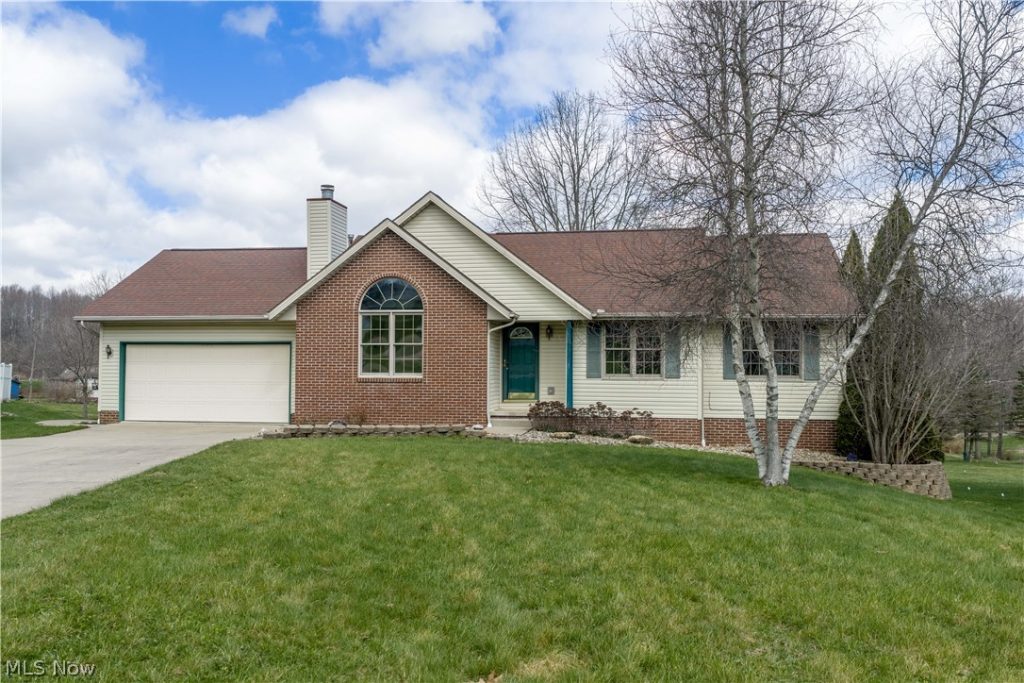 1389 Milburn Square, Bolivar, OH