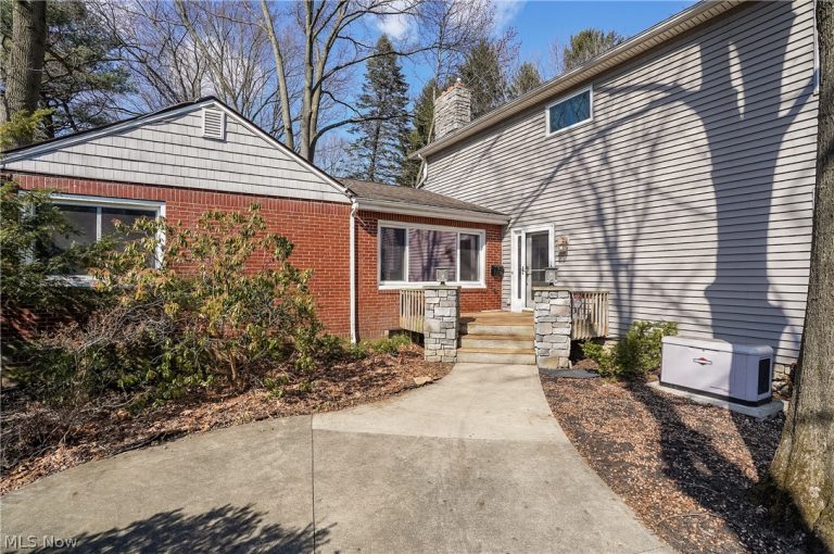2822 Lakeland Parkway, Silver Lake, OH - Photo 3