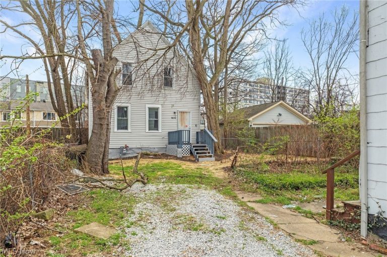 9610 Edmunds Avenue, Cleveland, OH - Photo 3