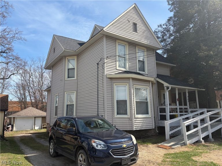 345 43rd Street, Ashtabula, OH - Photo 2