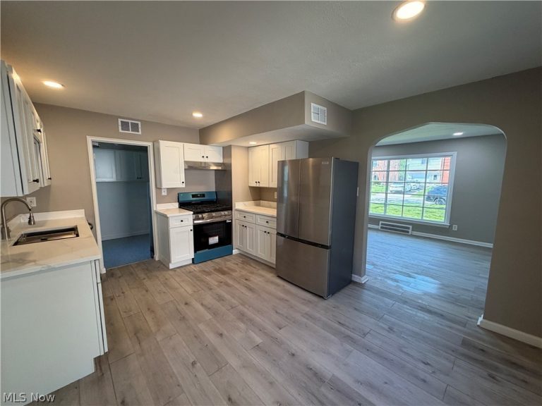 21270 Priday Avenue, Euclid, OH - Photo 3