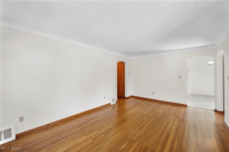 4912 Behrwald Avenue, Cleveland, OH - Photo 8