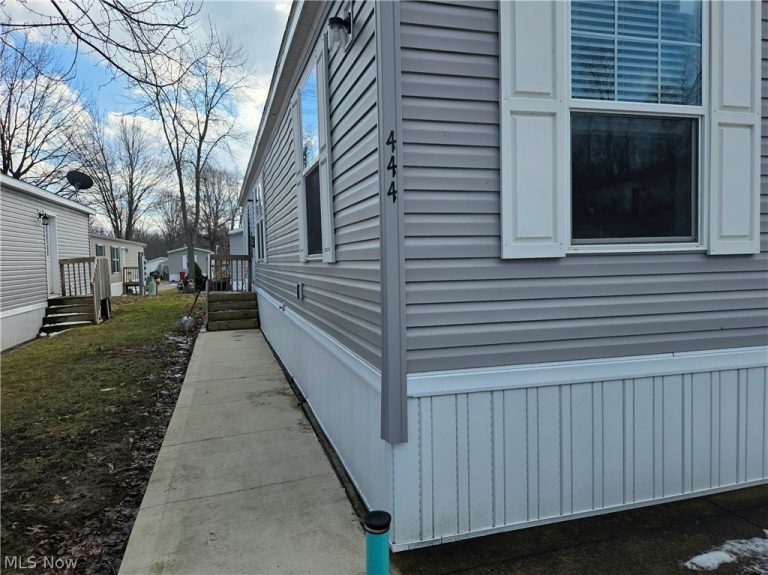 444 Westwoods, Amherst, OH - Photo 2