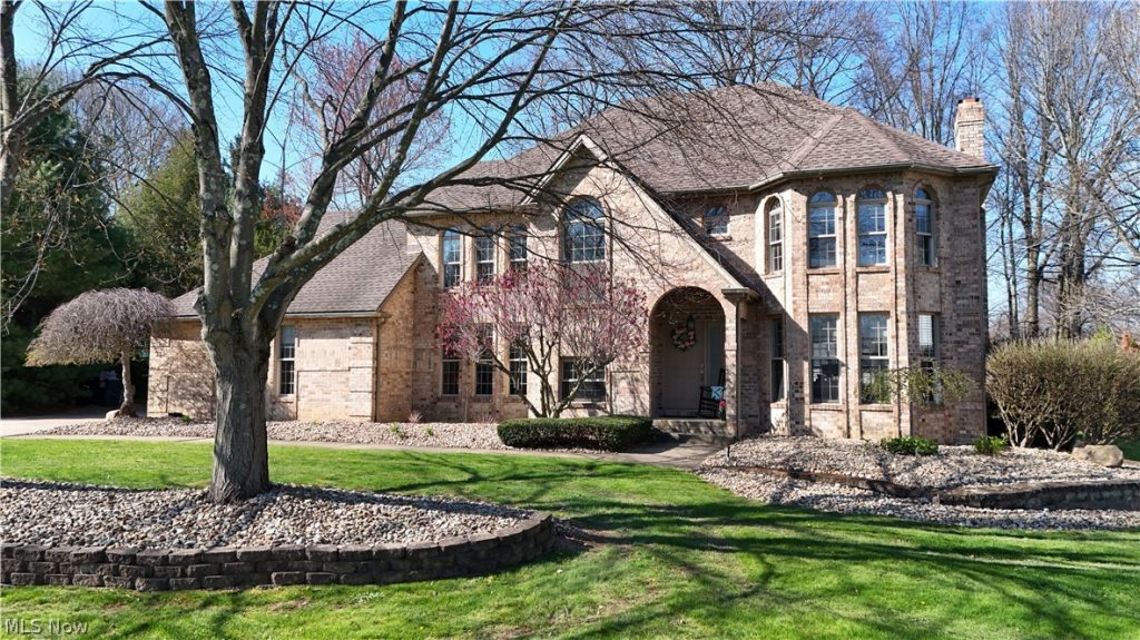 5840 Rosewood Drive, Youngstown, OH