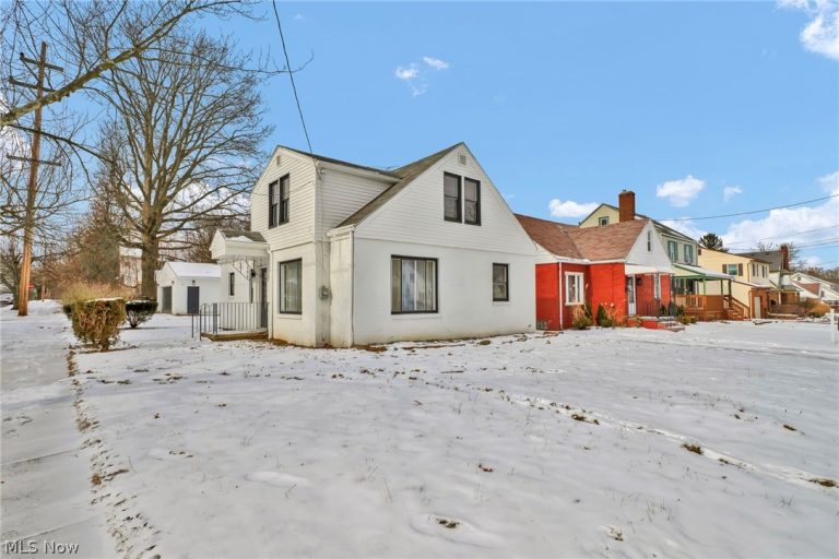 926 Winton Avenue, Akron, OH - Photo 2